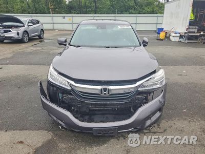 Piąte zdjęcie samochodu w środku: 2017 HONDA ACCORD TOURING HYBRID VIN:JHMCR6F72HC001623 - miniatura