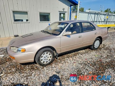 1995 TOYOTA CAMRY LE 4T1SK12E1SU872390 - główne zdjęcie licytacji z USA - miniatura