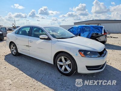 Czwarte zdjęcie samochodu z boku: 2014 VOLKSWAGEN PASSAT S VIN:1VWAS7A31EC031275 - miniatura