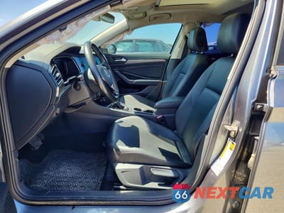 Zdjęcie 7 z 12 samochodu: 2019 VOLKSWAGEN JETTA SEL VIN:3VWE57BU2KM062481 - miniatura