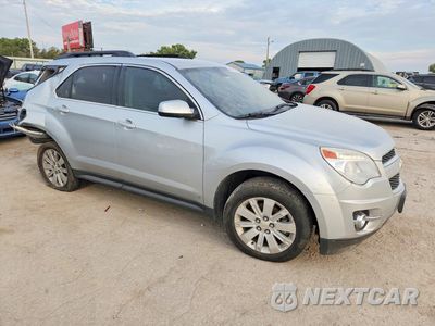 Czwarte zdjęcie samochodu z boku: 2010 CHEVROLET EQUINOX LT VIN:2CNFLPEY0A6205542 - miniatura