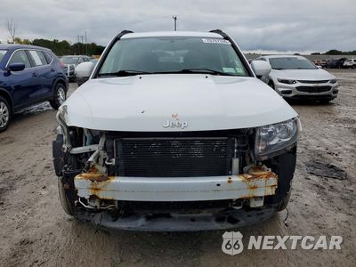 Piąte zdjęcie samochodu w środku: 2016 JEEP COMPASS LATITUDE VIN:1C4NJDEB7GD664190 - miniatura