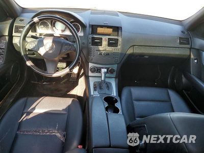 Zdjęcie 8 z 12 samochodu: 2010 MERCEDES-BENZ C 300 VIN:WDDGF5EB6AF388389 - miniatura
