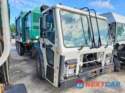 Czwarte zdjęcie samochodu z boku: 2019 MACK LR REFUSE TRUCK VIN:1M2LR1GC8KM001896 - miniatura