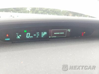 Zdjęcie 9 z 12 samochodu: 2013 TOYOTA PRIUS TWO VIN:JTDKN3DU5D0341568 - miniatura