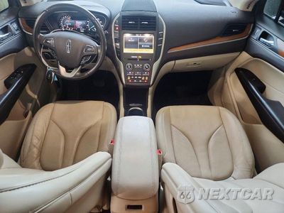 Zdjęcie 8 z 13 samochodu: 2017 LINCOLN MKC SELECT VIN:5LMCJ2D95HUL28607 - miniatura