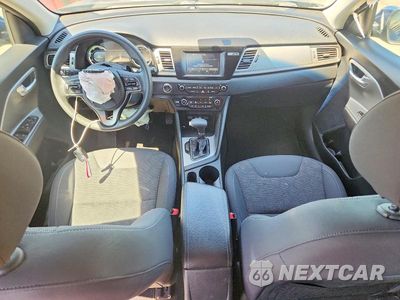 Zdjęcie 8 z 13 samochodu: 2017 KIA NIRO LX VIN:KNDCB3LC4H5100924 - miniatura