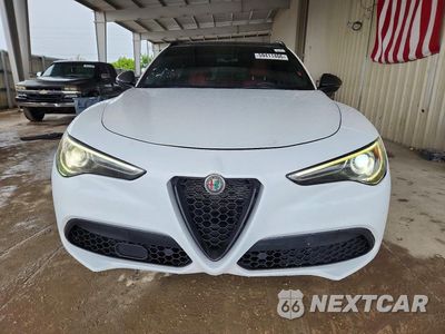 Piąte zdjęcie samochodu w środku: 2019 ALFA ROMEO STELVIO TI VIN:ZASPAKBN3K7C50138 - miniatura