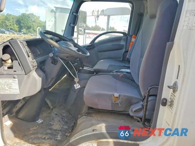 Zdjęcie 7 z 13 samochodu: 2013 ISUZU NPR BOX TRUCK VIN:JALB4W170D7400888 - miniatura