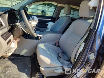 Zdjęcie 7 z 12 samochodu: 2017 TOYOTA HIGHLANDER LE VIN:5TDZARFH9HS026997 - miniatura