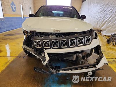 Piąte zdjęcie samochodu w środku: 2025 JEEP COMPASS LIMITED VIN:3C4NJDCN8ST602846 - miniatura