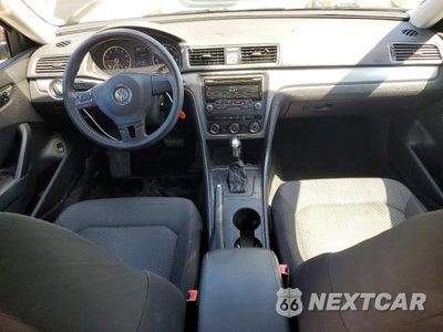 Zdjęcie 8 z 12 samochodu: 2015 VOLKSWAGEN PASSAT S VIN:1VWAT7A31FC075940 - miniatura