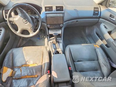Zdjęcie 8 z 12 samochodu: 2004 HONDA ACCORD EX VIN:1HGCM66514A061088 - miniatura