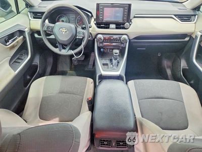 Zdjęcie 8 z 13 samochodu: 2021 TOYOTA RAV4 XLE VIN:2T3W1RFV4MW103907 - miniatura