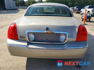 Zdjęcie 6 z 12 samochodu: 2011 LINCOLN TOWN CAR SIGNATURE LIMITED VIN:2LNBL8CV3BX761207 - miniatura