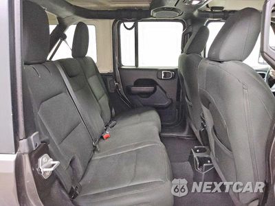 Zdjęcie 10 z 12 samochodu: 2018 JEEP WRANGLER UNLIMITED SPORT VIN:1C4HJXDGXJW115560 - miniatura