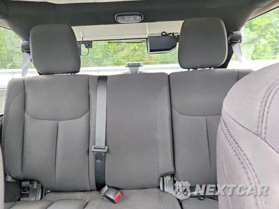 Zdjęcie 10 z 13 samochodu: 2017 JEEP WRANGLER UNLIMITED SPORT VIN:1C4BJWDG7HL535031 - miniatura