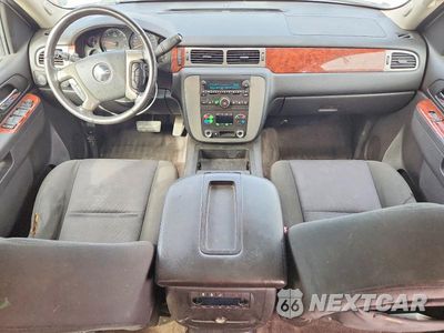 Zdjęcie 8 z 13 samochodu: 2011 GMC YUKON XL K1500 SLE VIN:1GKS2HE31BR255439 - miniatura