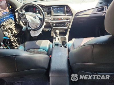 Zdjęcie 8 z 13 samochodu: 2018 HYUNDAI SONATA SPORT 2.0T VIN:5NPE34ABXJH677792 - miniatura
