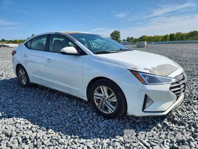 Czwarte zdjęcie samochodu z boku: 2019 HYUNDAI ELANTRA SEL VIN:5NPD84LF5KH494847 - miniatura