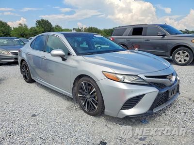 Czwarte zdjęcie samochodu z boku: 2018 TOYOTA CAMRY XSE VIN:4T1B61HK8JU106186 - miniatura