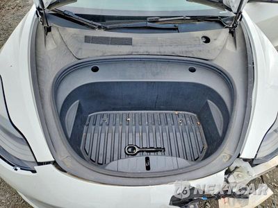 Zdjęcie 11 z 12 samochodu: 2023 TESLA MODEL 3 VIN:5YJ3E1EAXPF504847 - miniatura