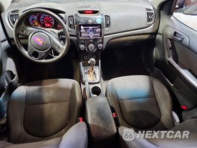 Zdjęcie 8 z 12 samochodu: 2012 KIA FORTE EX VIN:KNAFU4A28C5534048 - miniatura