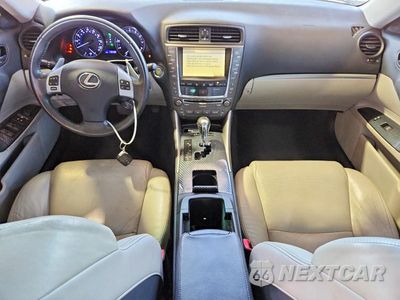Zdjęcie 8 z 12 samochodu: 2011 LEXUS IS 350 VIN:JTHBE5C21B5025434 - miniatura