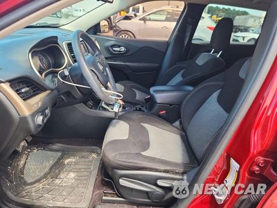 Zdjęcie 7 z 13 samochodu: 2016 JEEP CHEROKEE SPORT VIN:1C4PJLABXGW238328 - miniatura