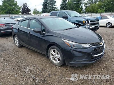 Czwarte zdjęcie samochodu z boku: 2018 CHEVROLET CRUZE LT VIN:1G1BE5SM5J7100152 - miniatura