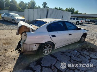 Trzecie zdjęcie samochodu z tyłu: 2004 NISSAN ALTIMA 2.5 VIN:1N4AL11D74C170336 - miniatura