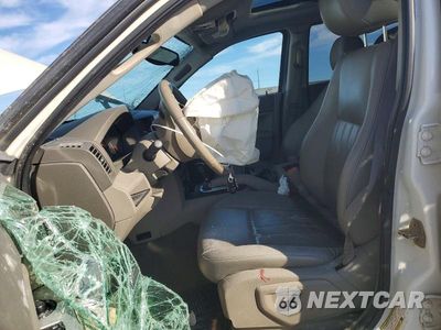 Zdjęcie 7 z 12 samochodu: 2005 JEEP GRAND CHEROKEE LAREDO VIN:1J4HR48N15C577118 - miniatura