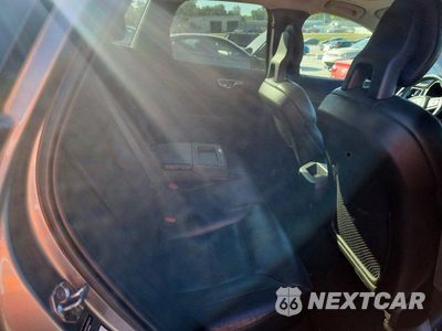 Zdjęcie 10 z 12 samochodu: 2019 VOLVO XC60 T5 VIN:LYV102RK3KB184375 - miniatura