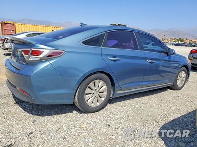 Trzecie zdjęcie samochodu z tyłu: 2016 HYUNDAI SONATA HYBRID SE VIN:KMHE24L17GA040426 - miniatura