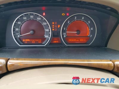 Zdjęcie 9 z 12 samochodu: 2006 BMW 750 I VIN:WBAHL83576DT05011 - miniatura