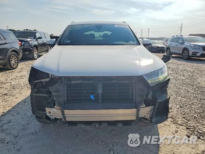 Piąte zdjęcie samochodu w środku: 2019 AUDI Q7 PREMIUM PLUS VIN:WA1LAAF70KD037429 - miniatura