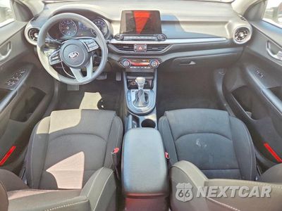 Zdjęcie 8 z 12 samochodu: 2019 KIA FORTE LXS VIN:3KPF24AD4KE048334 - miniatura