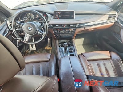 Zdjęcie 8 z 13 samochodu: 2015 BMW X5 XDRIVE50I VIN:5UXKR6C55F0J75280 - miniatura