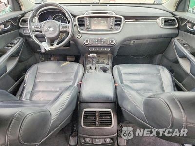 Zdjęcie 8 z 13 samochodu: 2017 KIA SORENTO EX VIN:5XYPH4A52HG290238 - miniatura