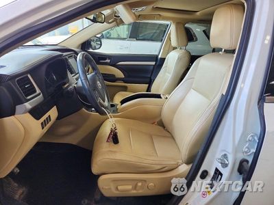Zdjęcie 7 z 13 samochodu: 2016 TOYOTA HIGHLANDER XLE VIN:5TDJKRFH9GS248853 - miniatura