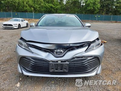Piąte zdjęcie samochodu w środku: 2019 TOYOTA CAMRY LE VIN:4T1B11HK8KU736287 - miniatura