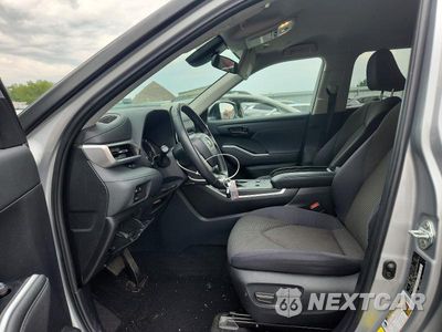 Zdjęcie 7 z 13 samochodu: 2023 TOYOTA HIGHLANDER LE VIN:5TDKDRAH4PS502457 - miniatura