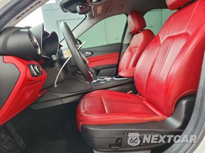 Zdjęcie 7 z 13 samochodu: 2020 ALFA ROMEO GIULIA VIN:ZARFAMAN0L7638534 - miniatura