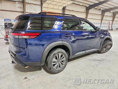 Trzecie zdjęcie samochodu z tyłu: 2026 NISSAN PATHFINDER SV VIN:5N1DR3BE4TC208141 - miniatura