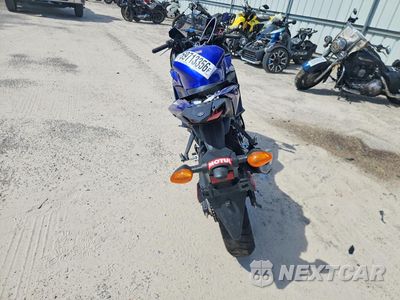 Czwarte zdjęcie samochodu z boku: 2024 YAMAHA YZFR3 A VIN:MH3RH18Y5RK015743 - miniatura