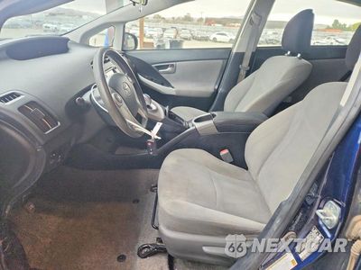 Zdjęcie 7 z 12 samochodu: 2014 TOYOTA PRIUS TWO VIN:JTDKN3DU8E0363100 - miniatura