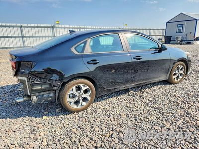 Trzecie zdjęcie samochodu z tyłu: 2021 KIA FORTE LXS VIN:3KPF24AD8ME354245 - miniatura