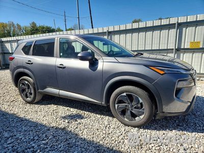 Czwarte zdjęcie samochodu z boku: 2024 NISSAN ROGUE SV VIN:5N1BT3BB5RC696023 - miniatura