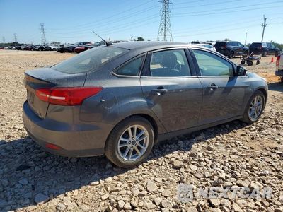 Trzecie zdjęcie samochodu z tyłu: 2015 FORD FOCUS SE VIN:1FADP3FEXFL227419 - miniatura