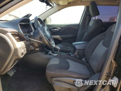 Zdjęcie 7 z 13 samochodu: 2018 JEEP CHEROKEE LATITUDE VIN:1C4PJLCB9JD573015 - miniatura